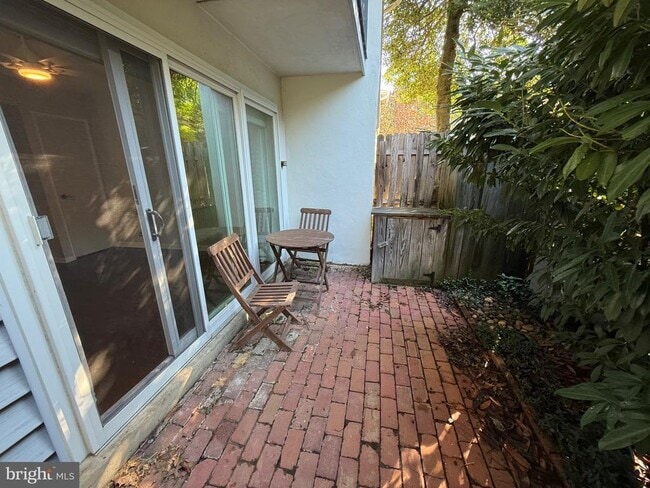 Building Photo - 277 W Chelsea Cir