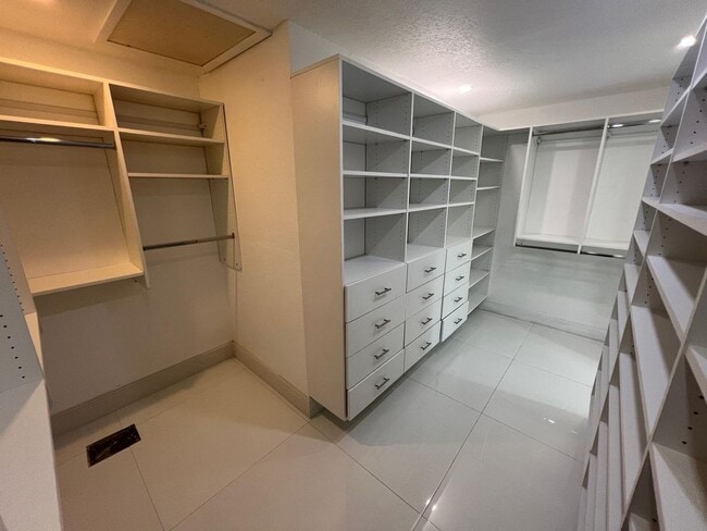 Building Photo - Beautiful 3 Bedroom Home in West Lauderhill