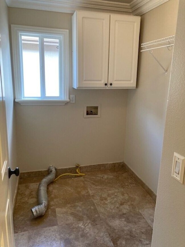 Building Photo - 19 Spring View Way