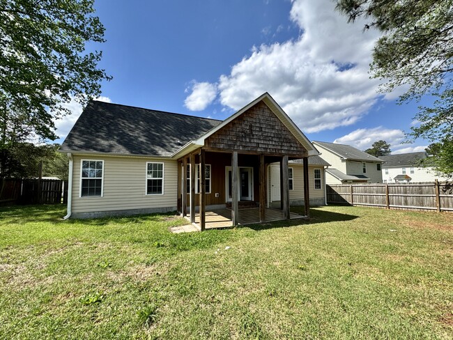 Building Photo - 145 Broadleaf Dr