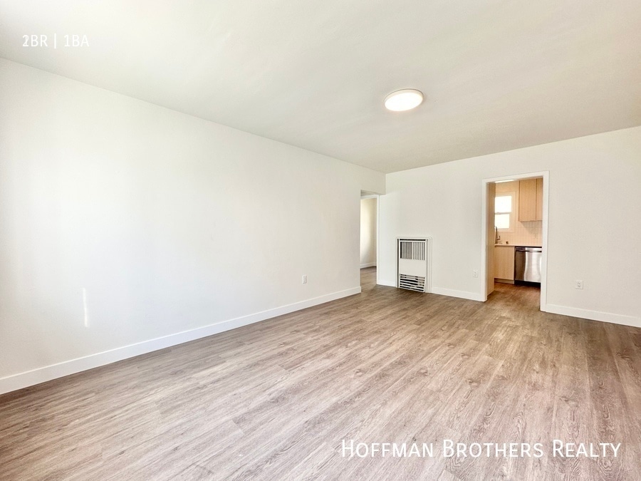 Building Photo - 1247 S Dunsmuir Ave