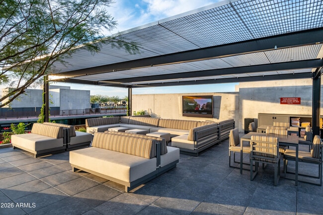 Building Photo - 7180 E Kierland Blvd