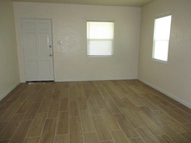 Building Photo - 294 E 6th St