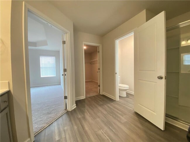 Building Photo - 4679 Fullerton Dr