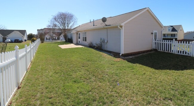 Building Photo - 505 Wallridge Dr