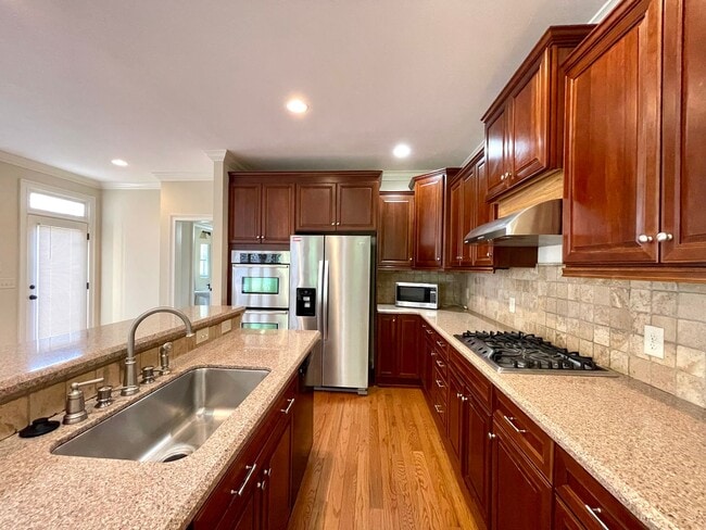 Building Photo - Large 5-bedroom house in Lake Hogan Farm near Chapel Hill schools!