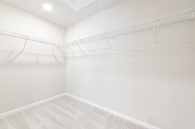 Building Photo - 2 N Circlewood Glen