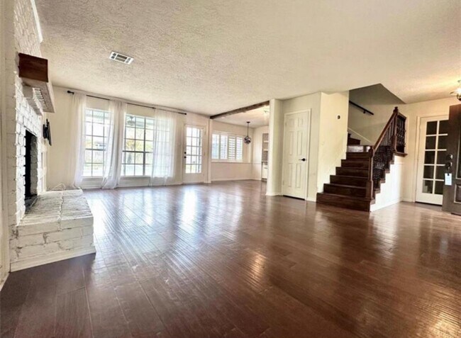 Building Photo - 20211 Salzburg Ln