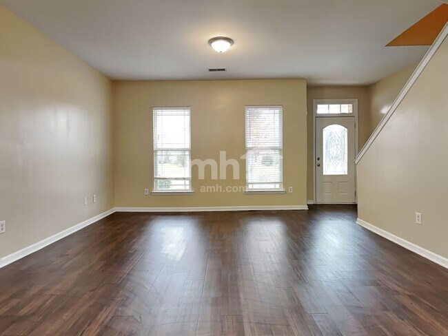 Building Photo - 137 Lake House Rd