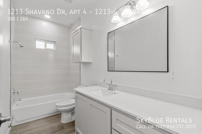 Building Photo - 1213 Shavano Dr