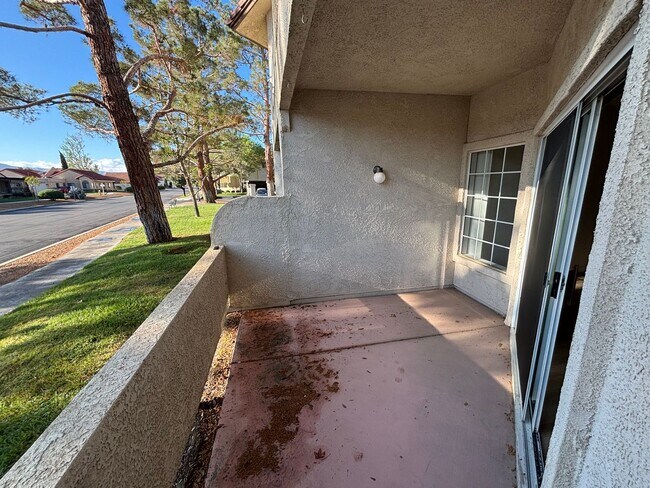 Building Photo - 2 BEDROOM IN 55+ COMMUNITY OF JESS RANCH