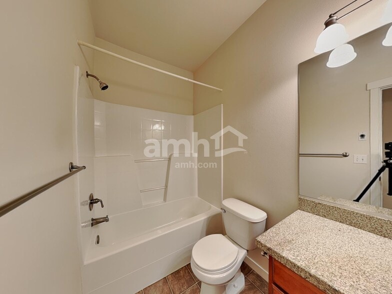 Building Photo - 7341 Rainier Dr
