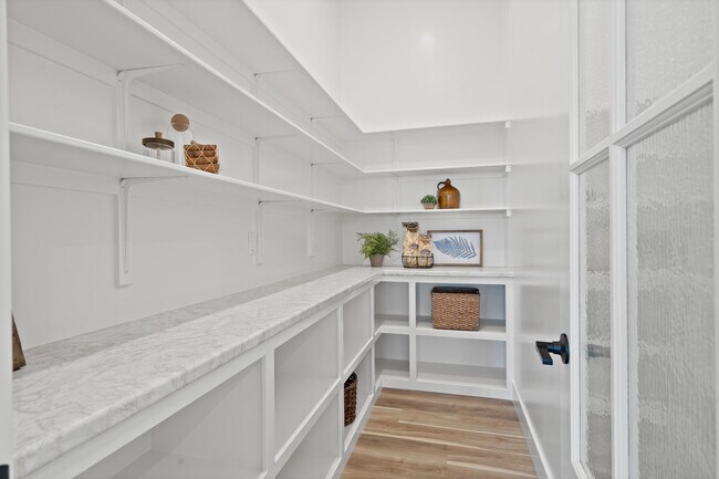 Building Photo - 5201 Buttercup Dr