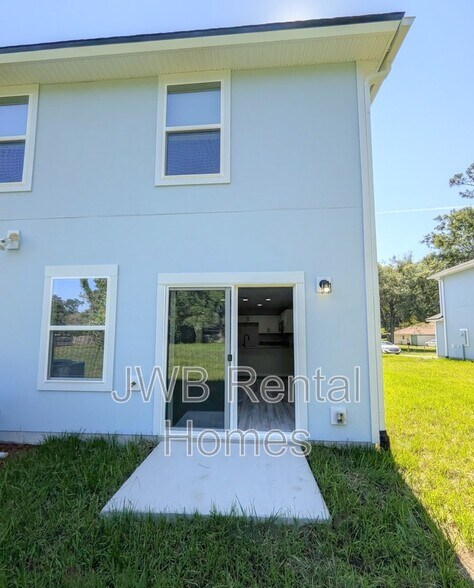 Building Photo - 1122 Comanche St