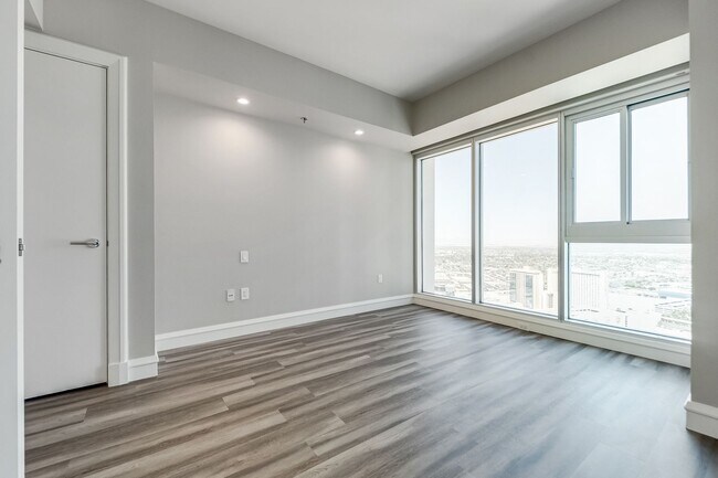 Building Photo - Sky Las Vegas 3706- Strip/City Views from this Stunning 2Bd/ 2Ba Residence