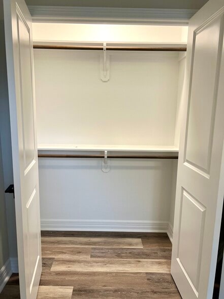 Building Photo - 545 S 28th St