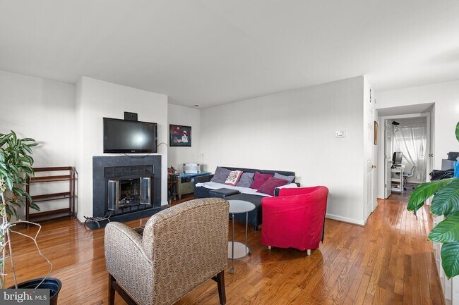 Building Photo - 7244 Donnell Pl