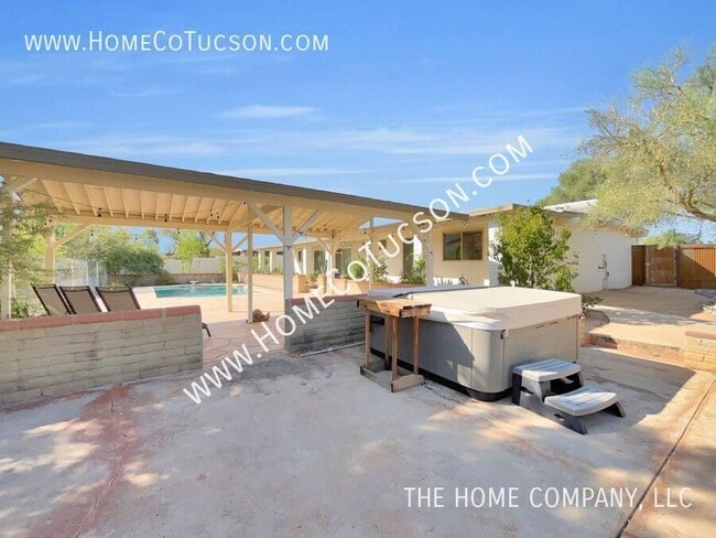 Building Photo - 8628 N Placita Del Cardo