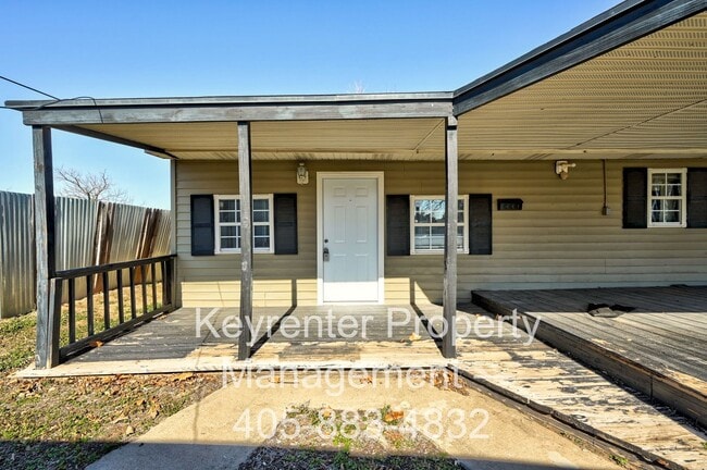 Building Photo - 3607 SW 12th St