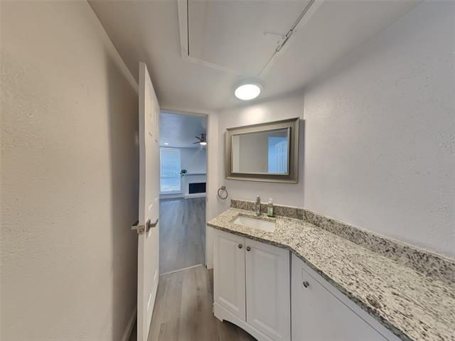 Building Photo - 7125 Fair Oaks Ave