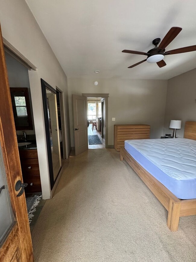 Building Photo - Fully Furnished Mountain Home with Private Deck