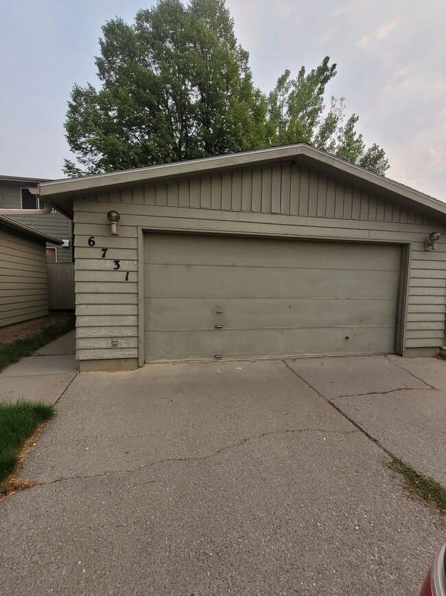 Primary Photo - 6731 Hollister Dr