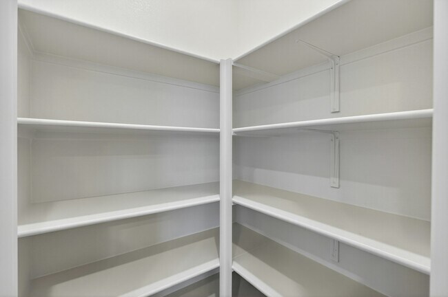 Building Photo - 56 Daytona Ct