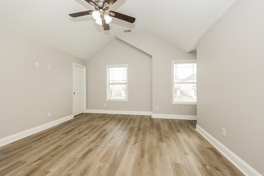Building Photo - 1221 Catawba Way
