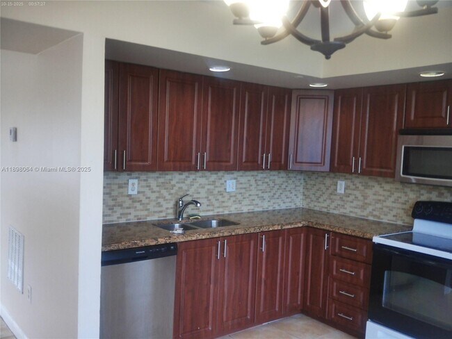 Building Photo - 8540 SW 133rd Avenue Rd