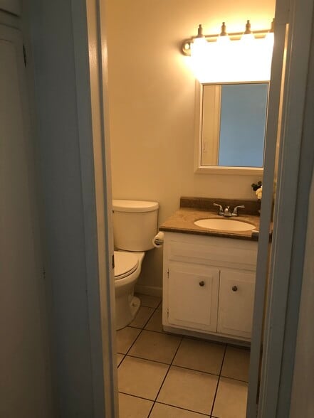 Building Photo - 12052 Bailey St