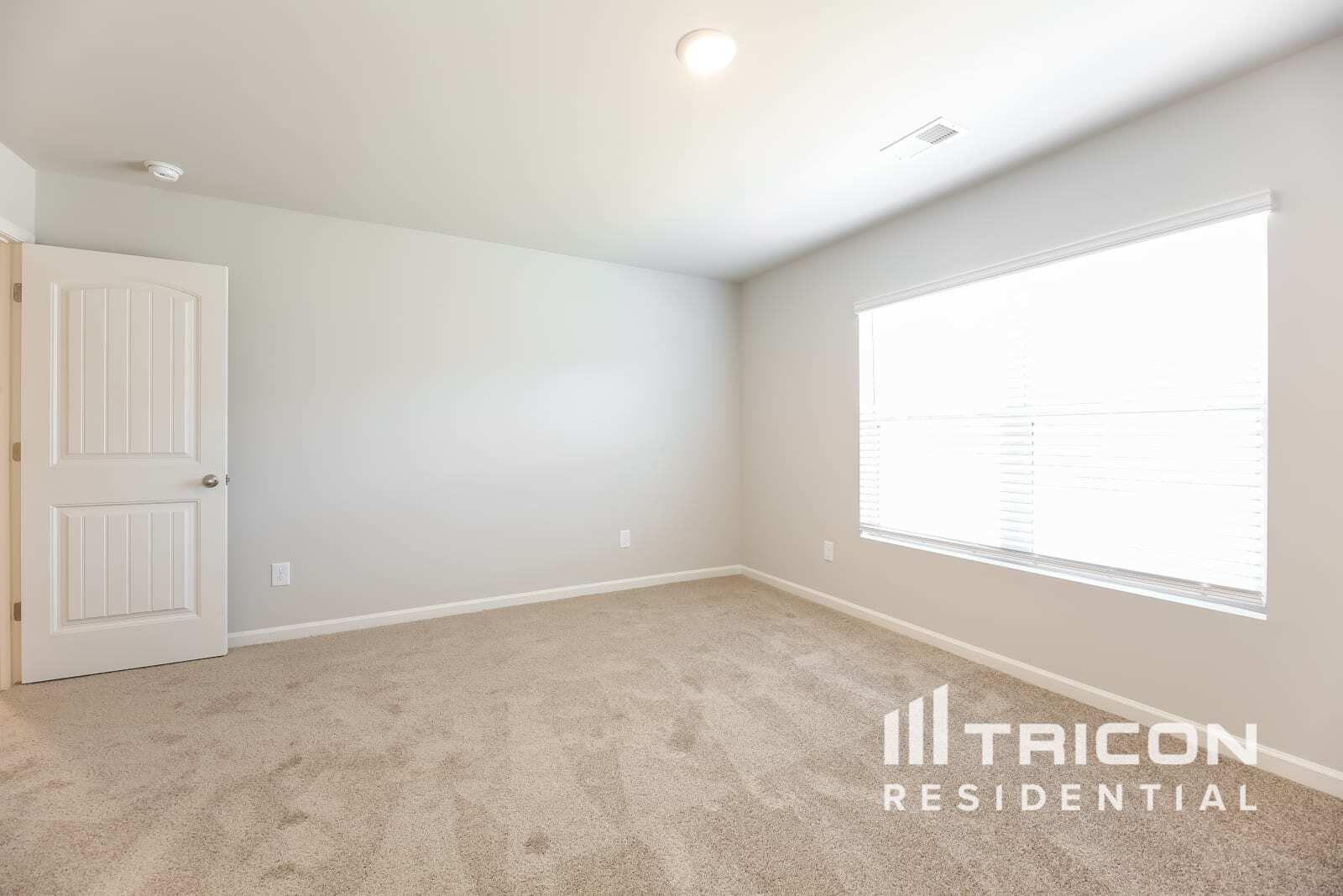 Building Photo - 927 Equine Dr