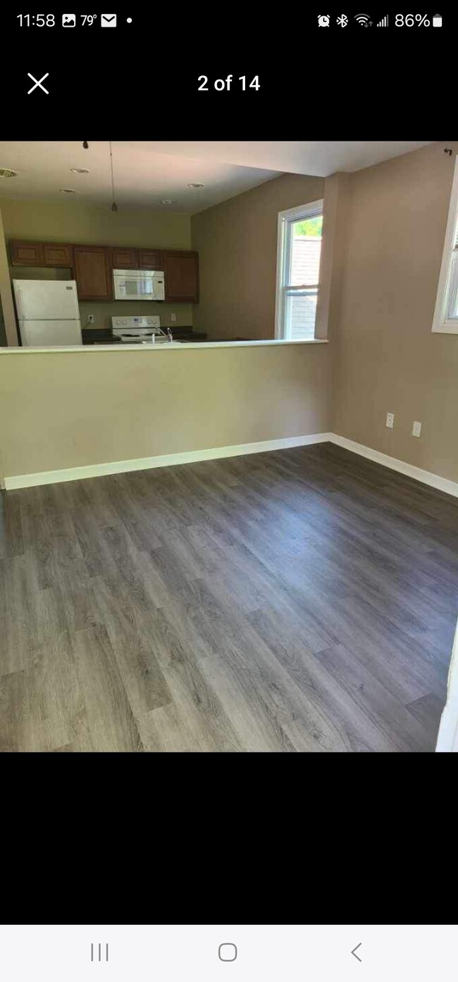 Building Photo - 121 Brunswick Rd