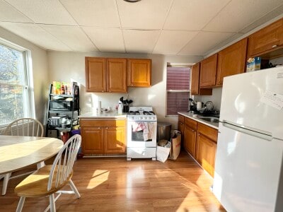 Building Photo - 1572 Tremont St