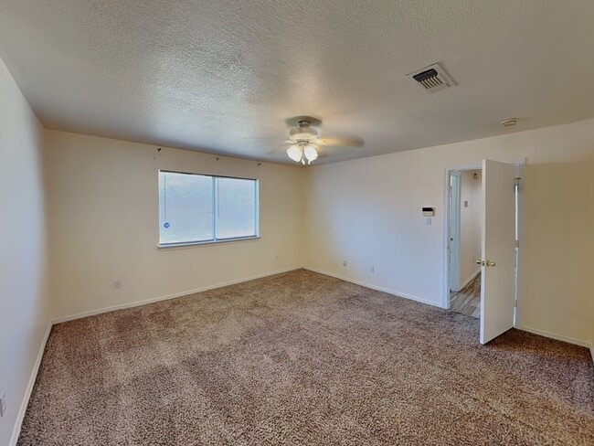 Building Photo - Move-In Ready Charm with Space to Love! $500 off the first full month’s rent with a move-in on or...