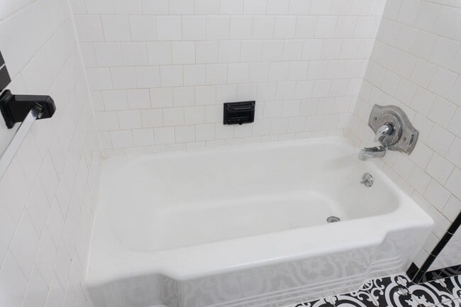 Building Photo - Charming 2BR Home in Lily Ponds NE DC – Ac...