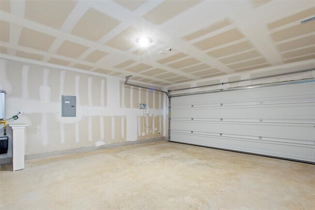 Building Photo - 124 Ghost Stories Wy