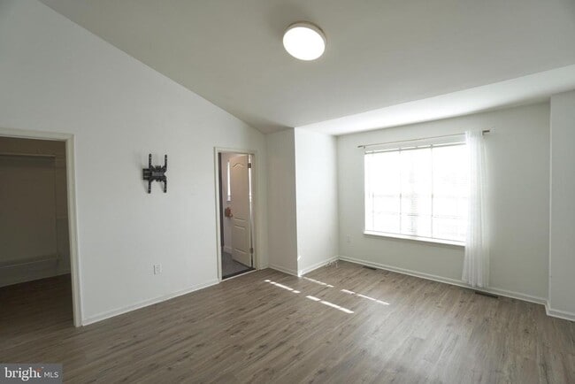Building Photo - 1803 Harvard Dr