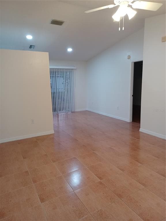 Building Photo - 707 Dromedary Dr