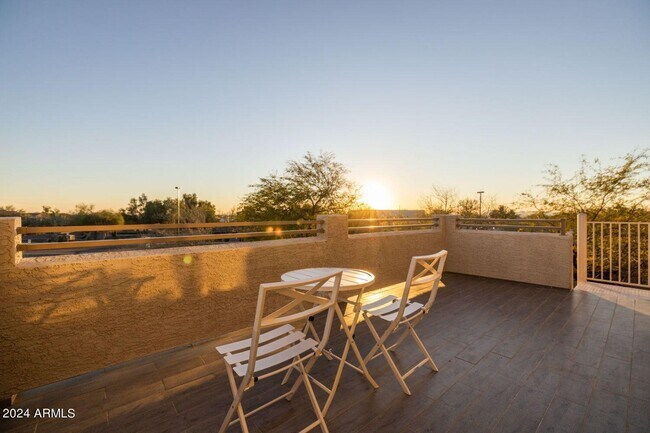 Building Photo - 3055 N Red Mountain