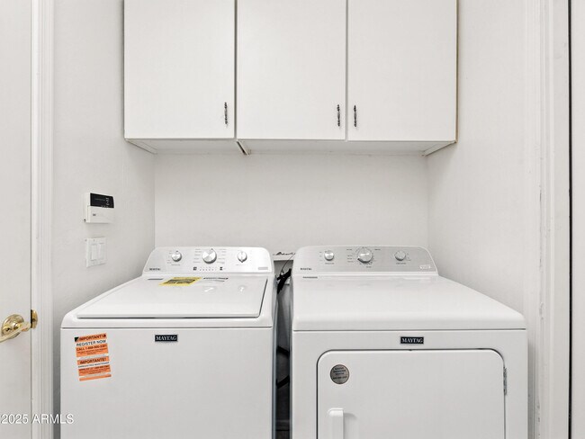 Building Photo - 541 N Scott Dr
