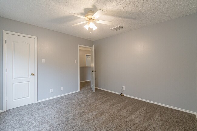 Building Photo - 1519 Jasmine