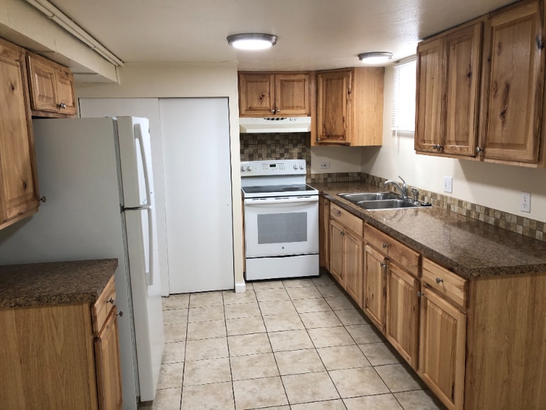 Building Photo - 1015 Roosevelt Ave