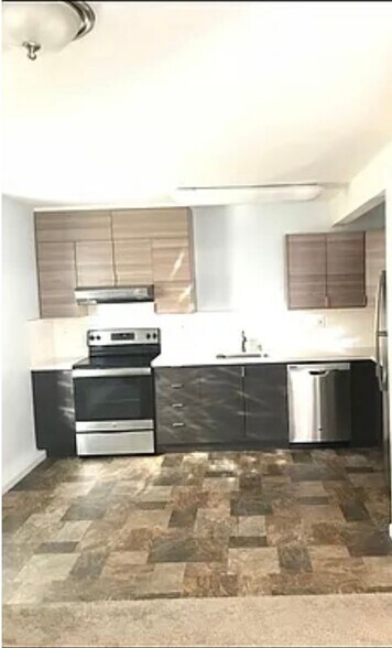 Primary Photo - 70 Paloma Ave