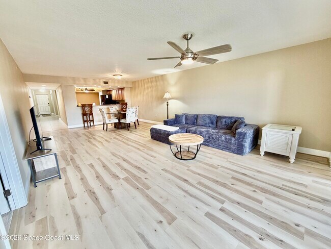 Building Photo - 551 Casa Bella Dr