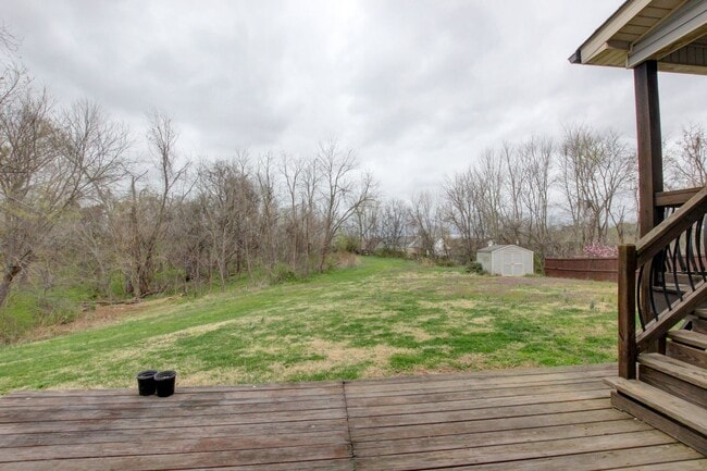 Building Photo - Executive Home on Cul de sac off exit 8.  Hurry.