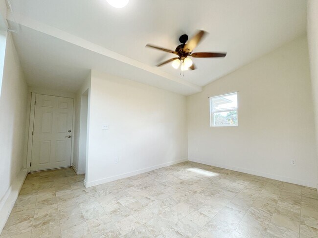 Building Photo - Pet Friendly Kailua House with A/C
