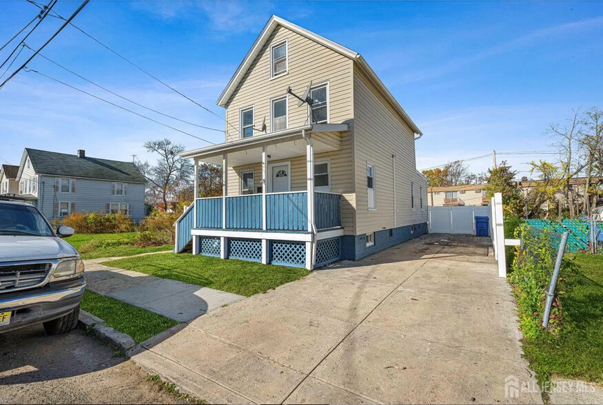 Building Photo - 29 Levinson Ave