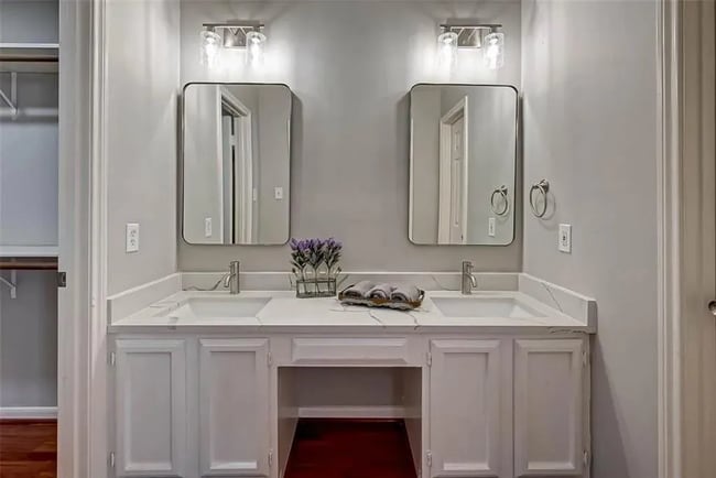 Building Photo - Experience comfort and elegance - 2BD/2.5BA house for rent!