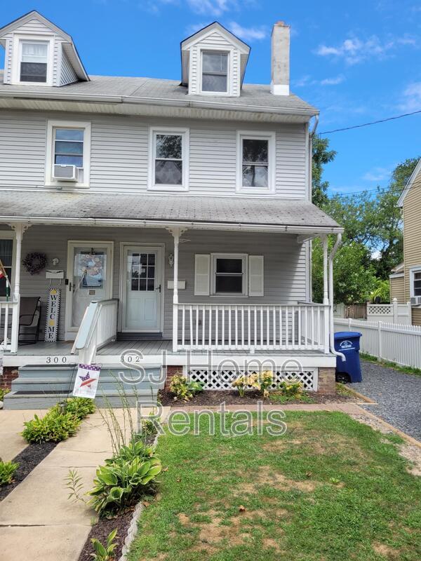 Building Photo - 302 Delaware Ave