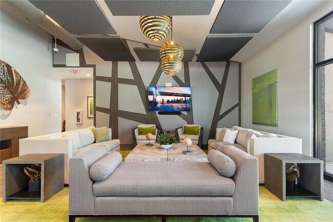 Building Photo - 17988 Passionflower Cir